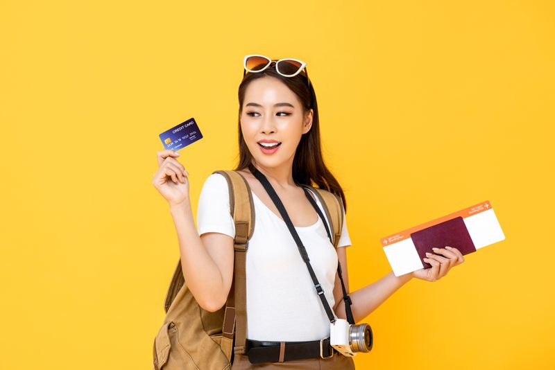 Overseas spending without the high costs: a complete breakdown of foreign currency fees & card benefits