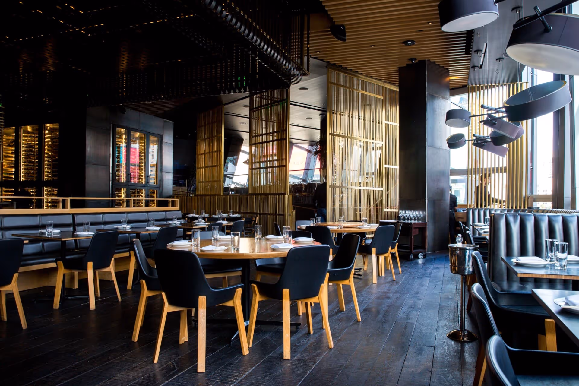 Restaurant operation tips: how to handle bookings more securely
